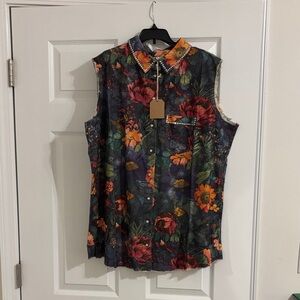 Sleeveless Floral Button-Up Top in Multicolor